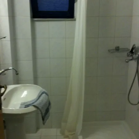 Blue Roses Apart Otel