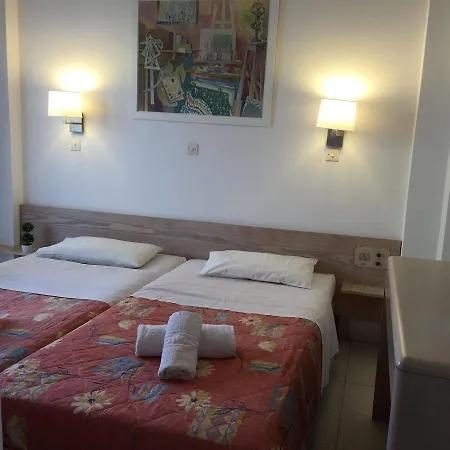 Blue Roses Aparthotel