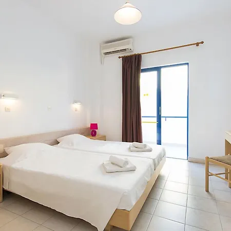 Blue Roses Aparthotel 4*