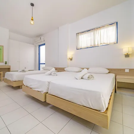 Blue Roses Aparthotel