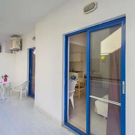 Blue Roses 4* Ixia (Rhodes)