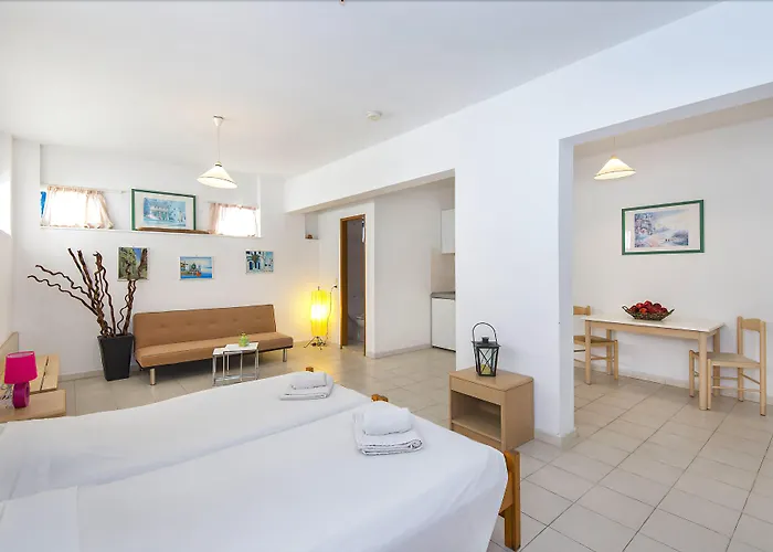 Blue Roses מלון דירות 4*