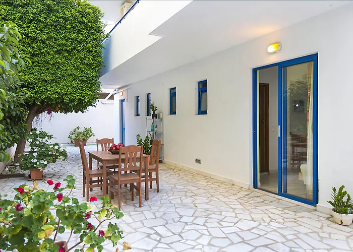 Blue Roses מלון דירות איקסיה