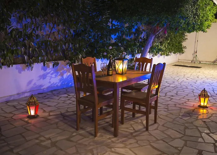 Blue Roses מלון דירות 4*